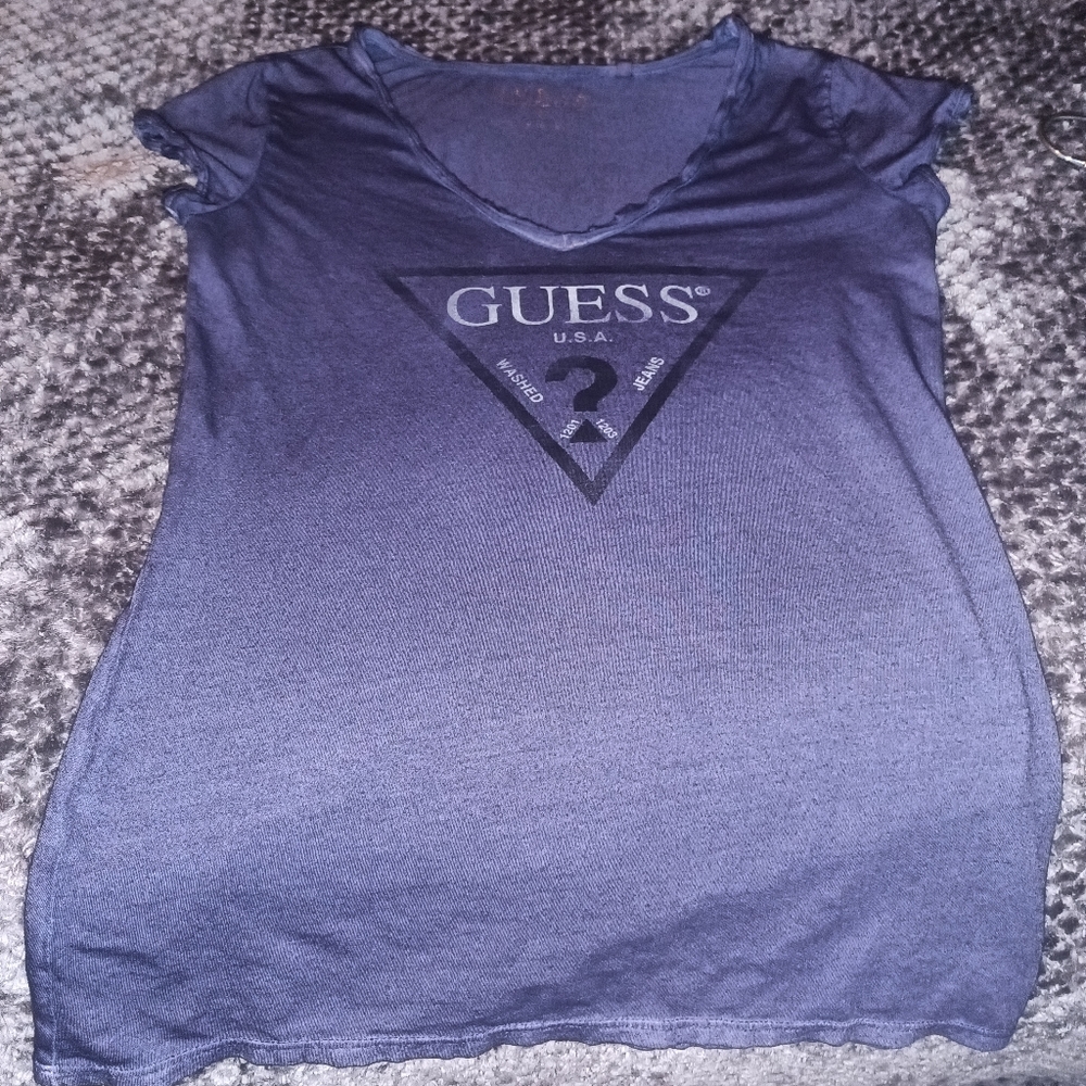 Guess T shirt